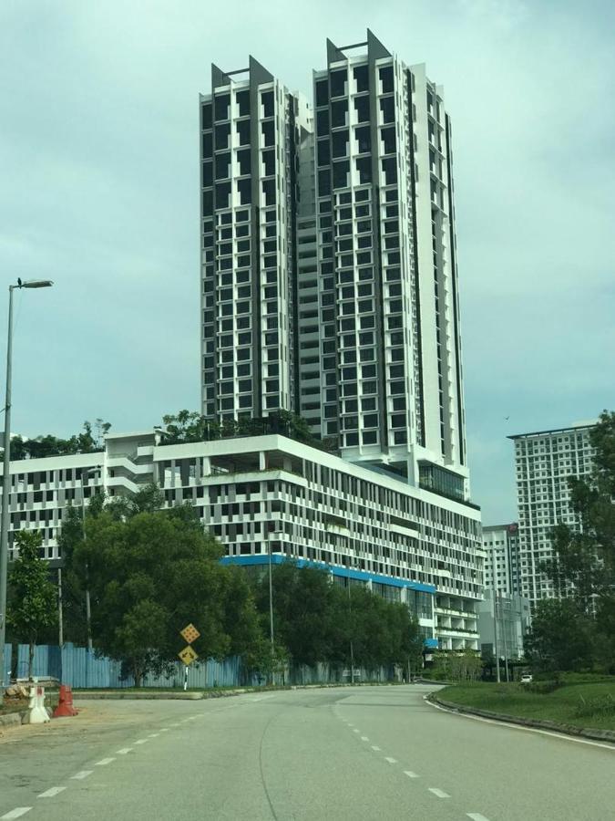 Kyra Homestay Centrus Soho Cyberjaya *Wifi And Pool* Extérieur photo