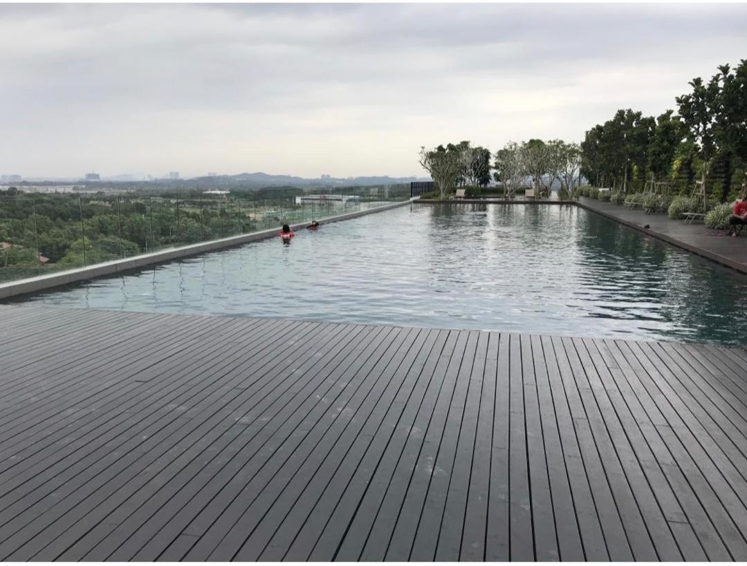 Kyra Homestay Centrus Soho Cyberjaya *Wifi And Pool* Extérieur photo